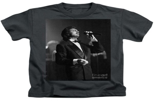 Engelbert Humperdinck Merch: Where to Find Rare Collectibles and Limited Editions